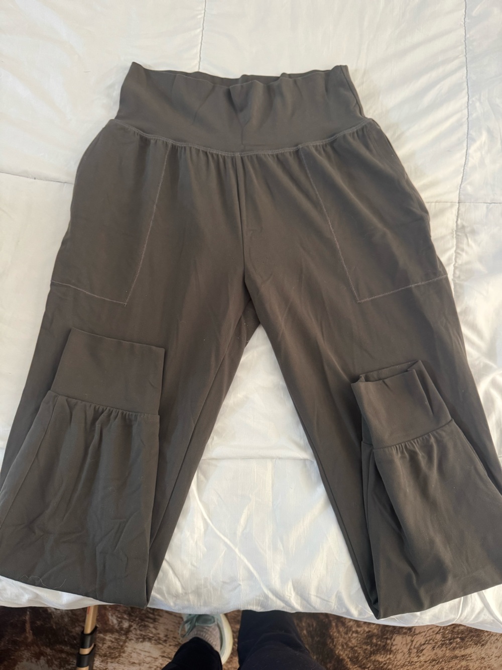 Athleta salutation jogger Charcoal brown Gray jogger Track Pants